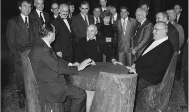 NATO izemerera Ukriane mu bihe biri imbere, General Stoltenberg.