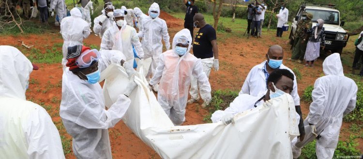 21 bapfuye bazira kwiyiriza kubera amasengesho.