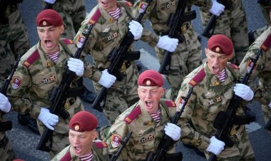 Umunsi w'instinzi wizihijwe m'u Burusiya ku nshuro ya 78, uko byari bimeze.