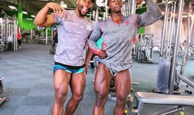 Inkuru mu mafoto igaragaza Umunyamideri unubaka Umubiri KALEMA HAMZA, Umunyarwanda ukiri muto.