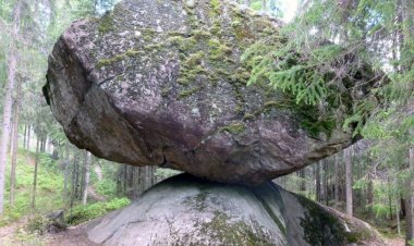 Kummakivi ibuye benshi bibazaho byinshi, ese rimaze igihe kingana iki rigeretse kurindi?._isheja