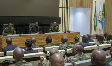 Perezida Kagame yakoze impinduka mu Gisilikare zatunguranye. Isheja