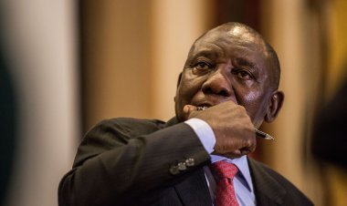 Abaherekeje Perezida Ramaphosa bafungiwe muri Polonye, abamurinda bambuwe intwaro._ISHEJA