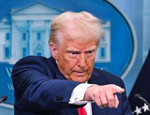 Trump Acknowledges Possible Recession but Remains Optimistic About U.S. Economy._ISHEJA